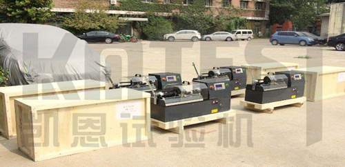 凱恩扭轉(zhuǎn)試驗(yàn)機(jī)發(fā)貨裝箱照片